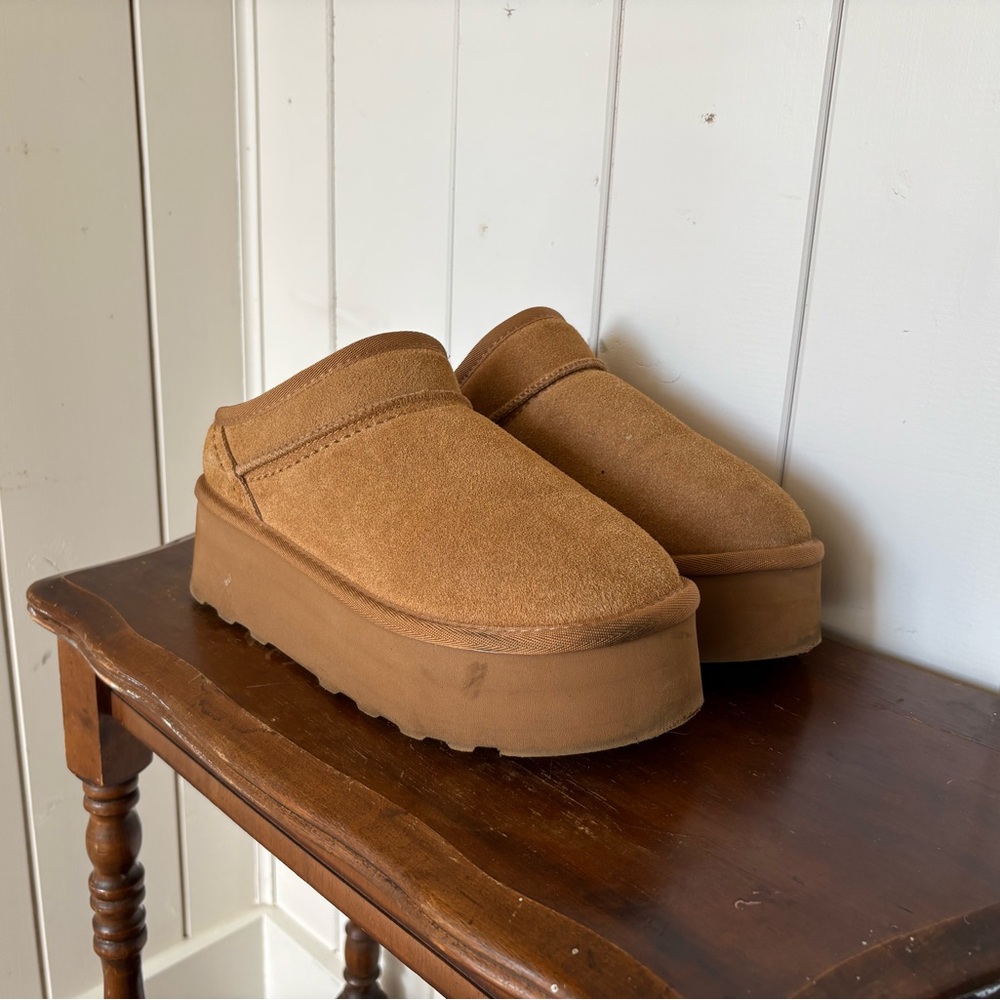 Cushionaire Cozy Platform Suede Slip-On Mules in Chestnut